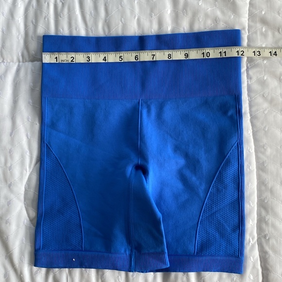 Lululemon Wunder Train High Rise Short - 6 inch length - Picture 6 of 7